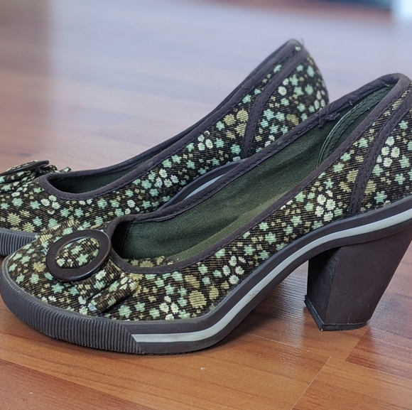 Rocket Dog Shoes Rocket Dog Corduroy Floral Heels Poshmark